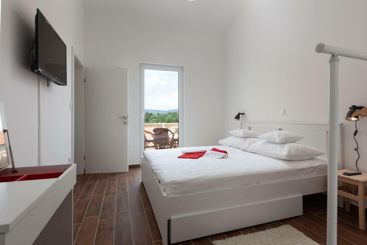Kvasina Apartments Zadvarje 外观 照片