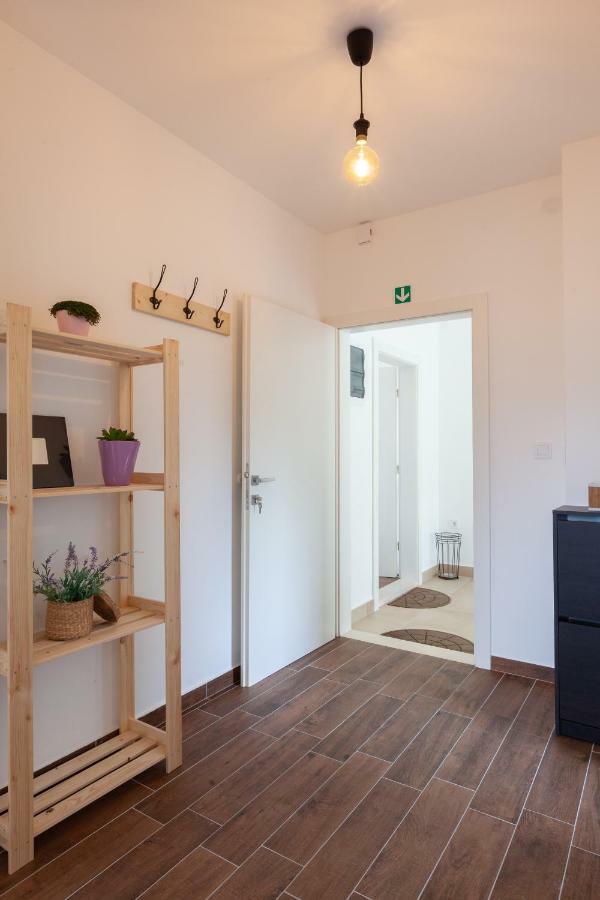 Kvasina Apartments Zadvarje 外观 照片