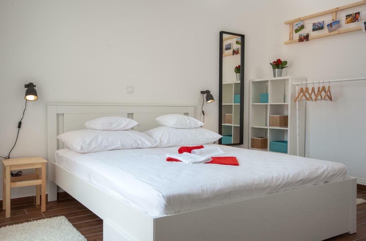 Kvasina Apartments Zadvarje 外观 照片
